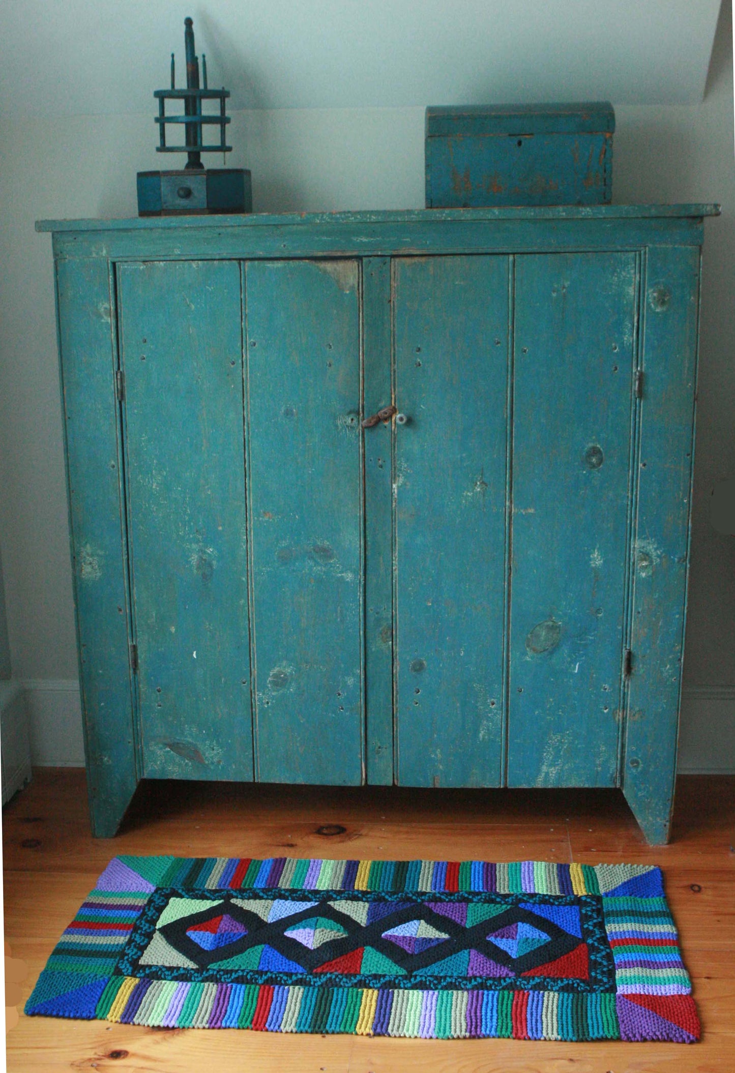 4 Diamonds<br/> <br/>24" x 42"