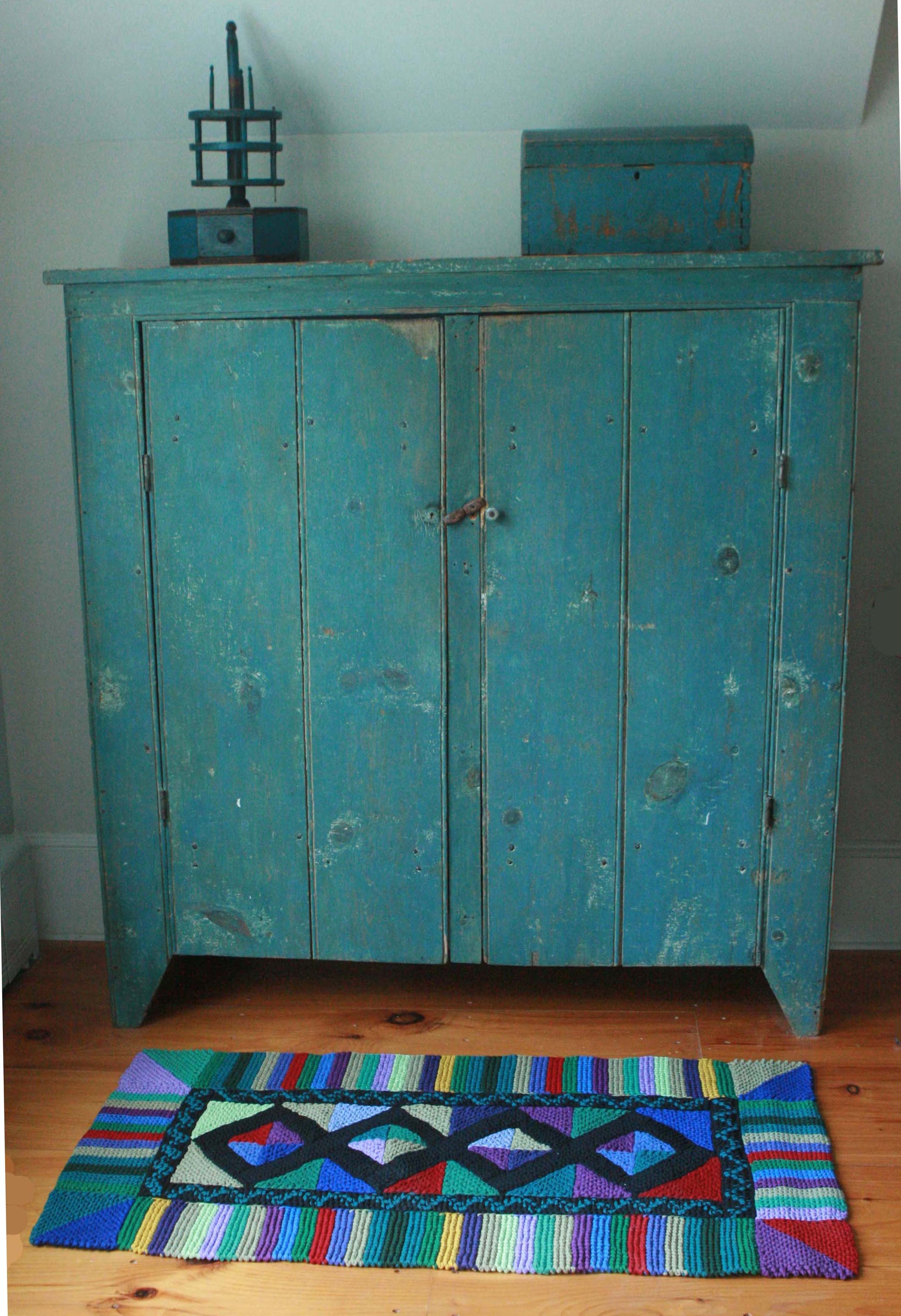 4 Diamonds<br/> <br/>24" x 42"