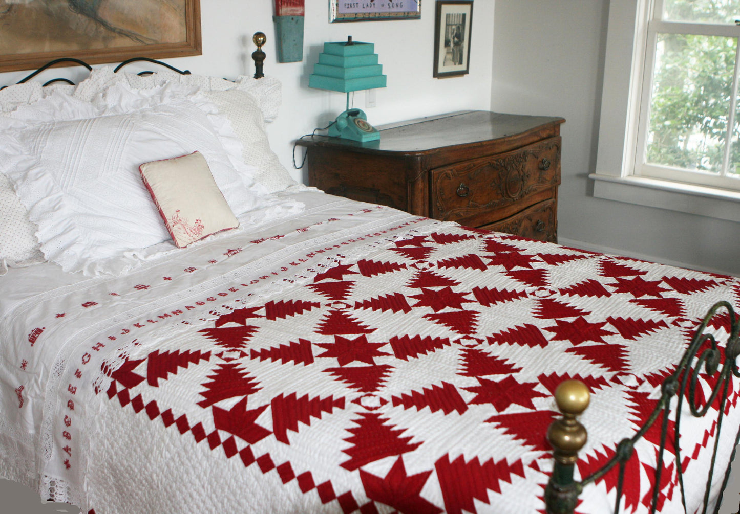 "Pineapple Log Cabin" in Red-White